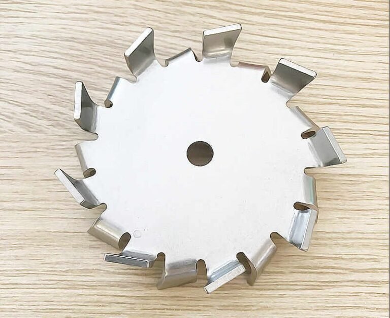 Cánh khuấy Inox là một bộ phận quan trọng trong hệ thống khuấy trộn Cánh khuấy Inox là một bộ phận quan trọng trong hệ thống khuấy trộn 