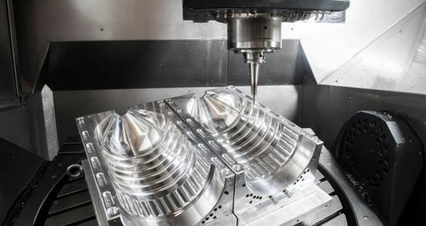 Gia công CNC là bước quan trọng trong quy trình gia công khuôn mẫu